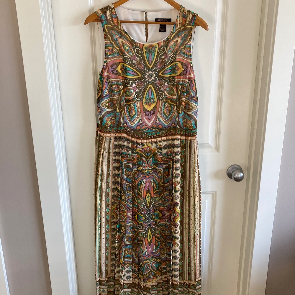 Signature by Robbie Bee Pleated Maxi Sundress Autumnal Colors Size 12